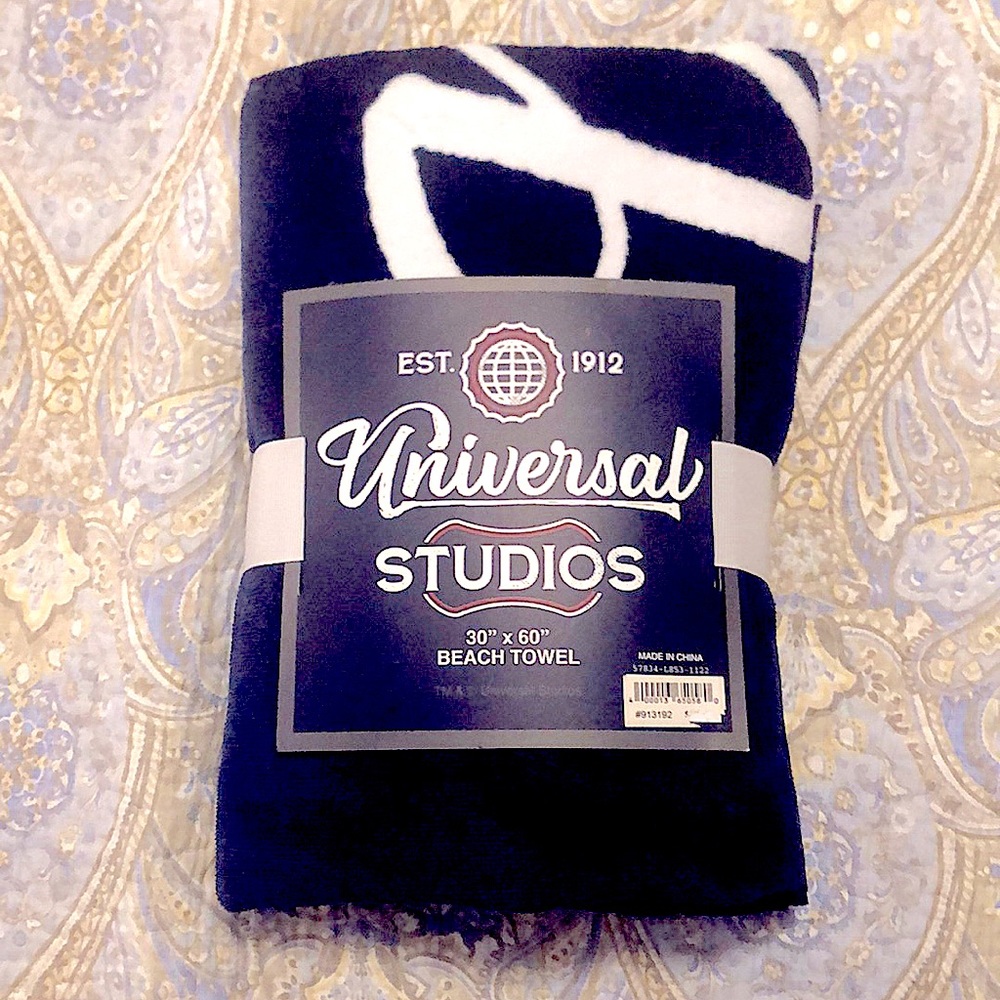 NWT UNIVERSAL STUDIOS EST. 1912 Beach Towel 30” x 60” Navy/Red/White
